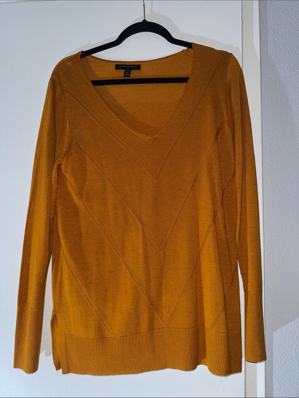 Banana Republic Women's V-Neck Sweater - Mustard Gold
